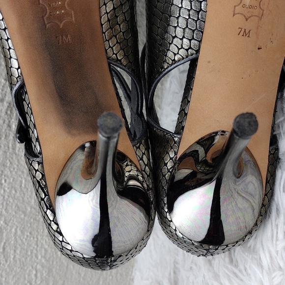 Via Spiga Gray Metallic Snake Embossed Leather Pointed-Toe Skinny Heel Shoe - Picture 10 of 16